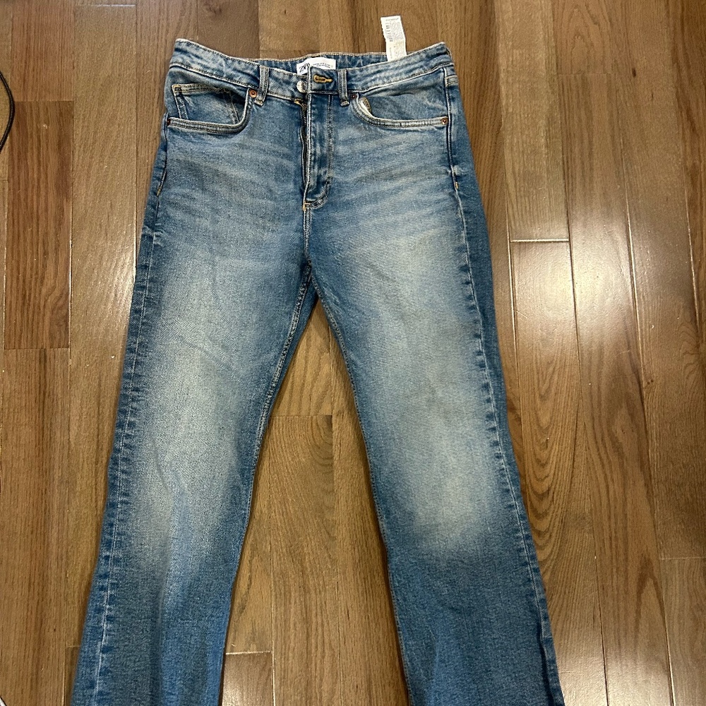 Zara Women's High-Waist Cropped Jeans Size 6